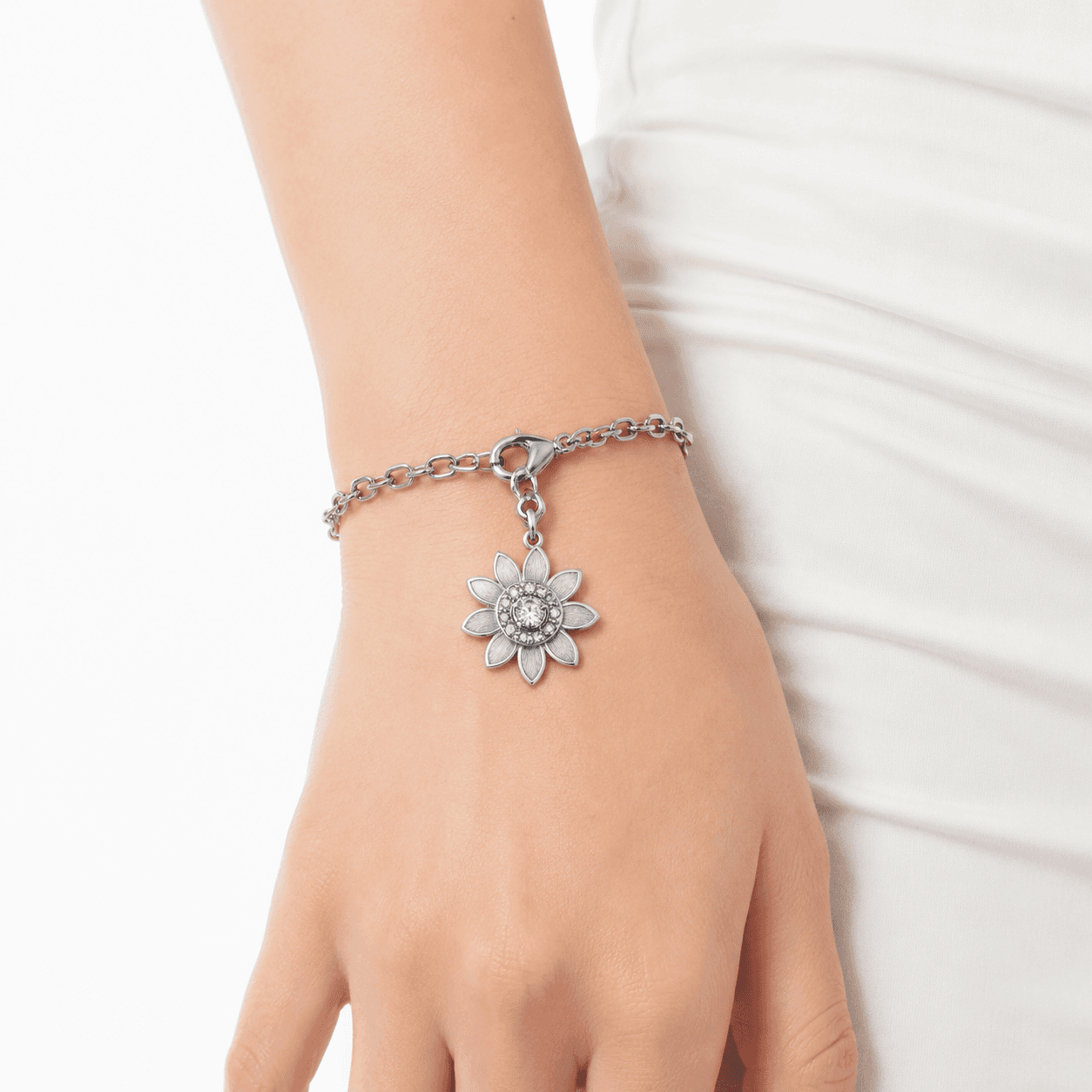 Noir Daisy Openwork Charm (316L Stainless Steel) 5