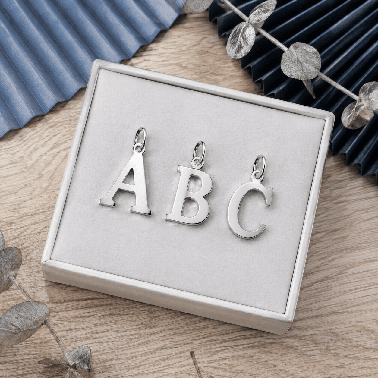 How to Source wholesale stainless steel letter charms with OEM Options