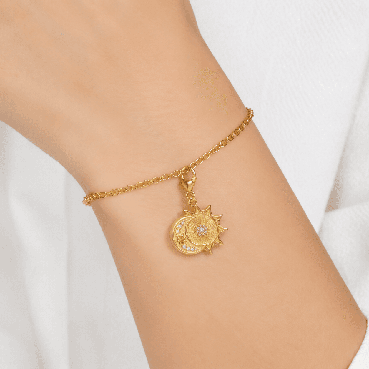 Eclipse Halo Sun & Moon Charm 5