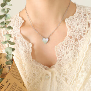 Simple Heart-Shaped Shell Pendant Necklace - Image 4