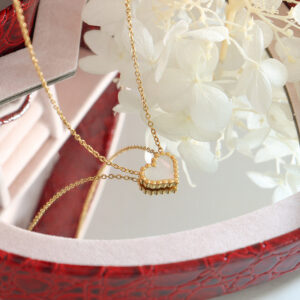 Heart-Shaped White Shell Pendant Necklace - Image 4