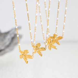 Irregular Petal Pendant Necklace - Image 4