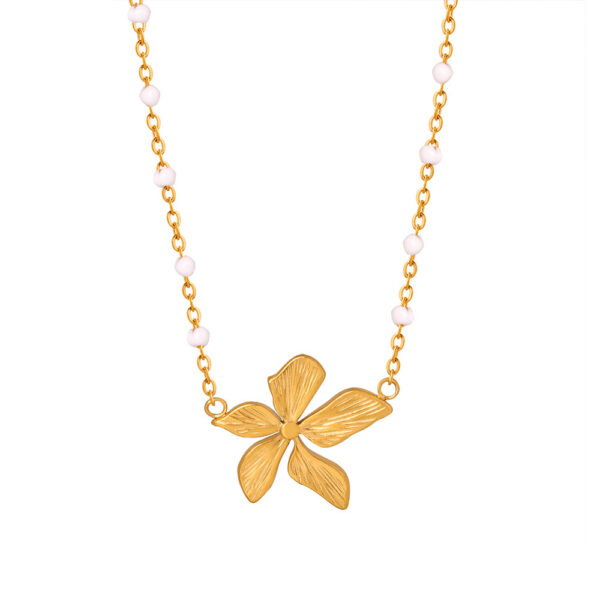 Irregular Petal Pendant Necklace