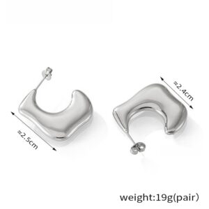 Minimalist C-Shaped Earrings - Image 4