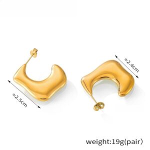 Minimalist C-Shaped Earrings - Image 3