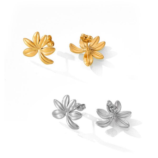 Minimalist Petal Stud Earrings