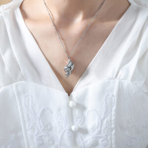 Conch Pendant Necklace - Image 5