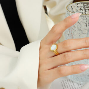 Circular White Shell Ring - Image 2