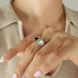 Flowing Curve Ring - Image 3