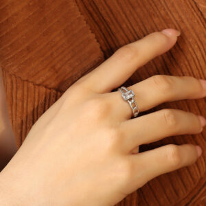 Vintage Zircon Ring - Image 4