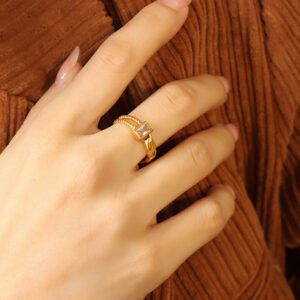 Vintage Zircon Ring - Image 3