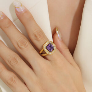 Vintage Square Zircon Ring - Image 2