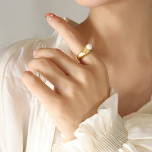 Simple Pearl Ring - Image 2