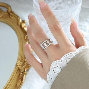 Double-Layered Hollow Diamond Pattern Ring - Image 3