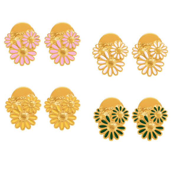 Vintage Daisy Stud Earrings